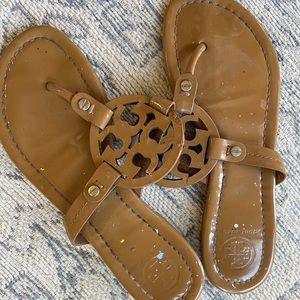 Tory Burch Miller Sandal Cognag. Imperfections on logo.